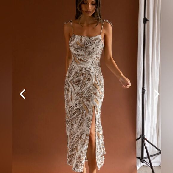 ABOUT TOWN TIED SHOULDER MIDI DRESS PAISLEY WHITE by Selfie Leslie - Picture 4 of 6